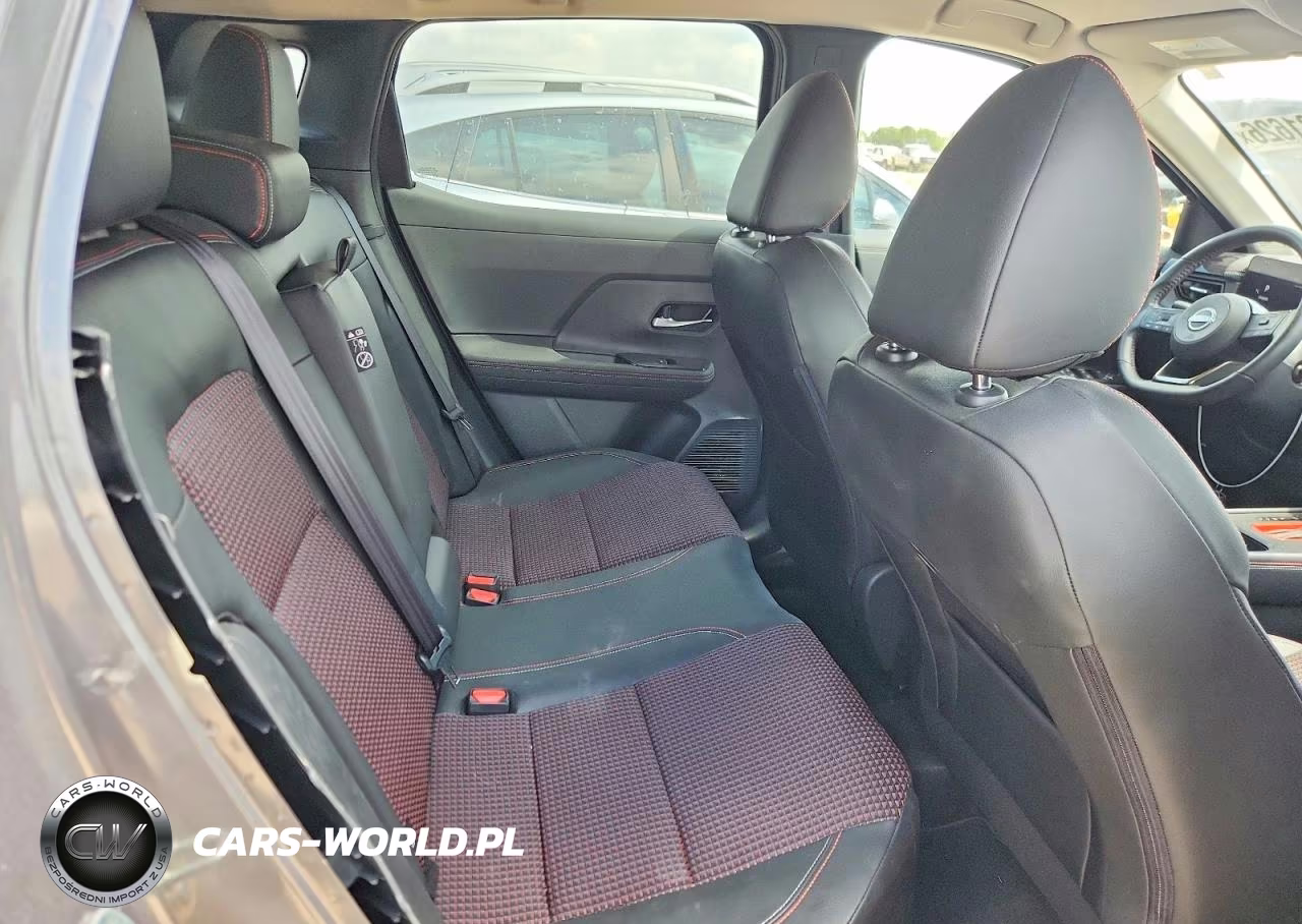 2025 Nissan Kicks Sr VIN:3N8AP6DA1SL337776 - 11