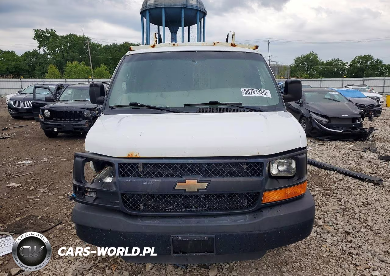 2015 Chevrolet Express G2500 VIN:1GCWGFCF8F1237704 - 5