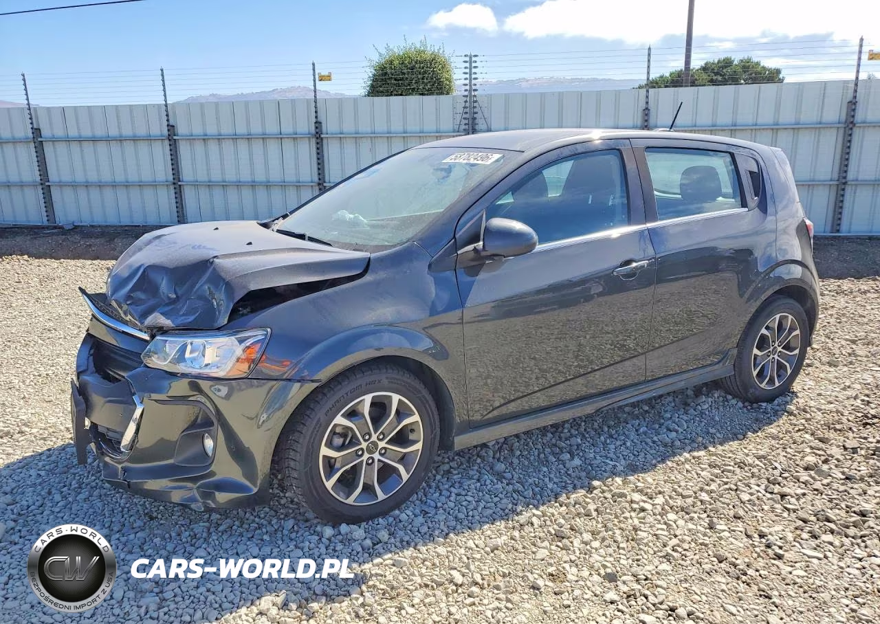 2020 Chevrolet Sonic Lt – zdjęcie 1 z 12