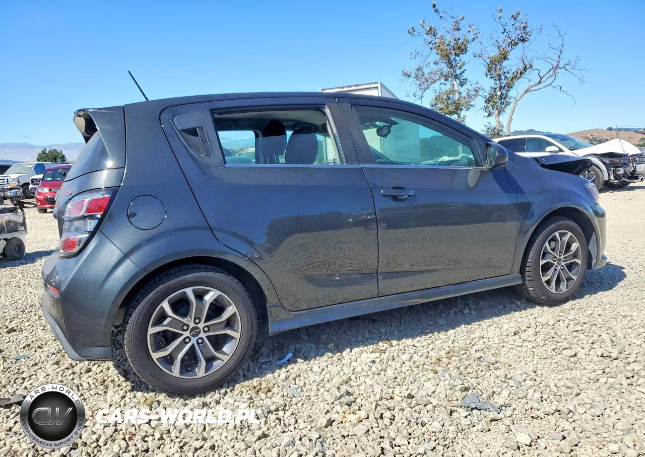 2020 Chevrolet Sonic Lt VIN:1G1JD6SBXL4108206 - 3