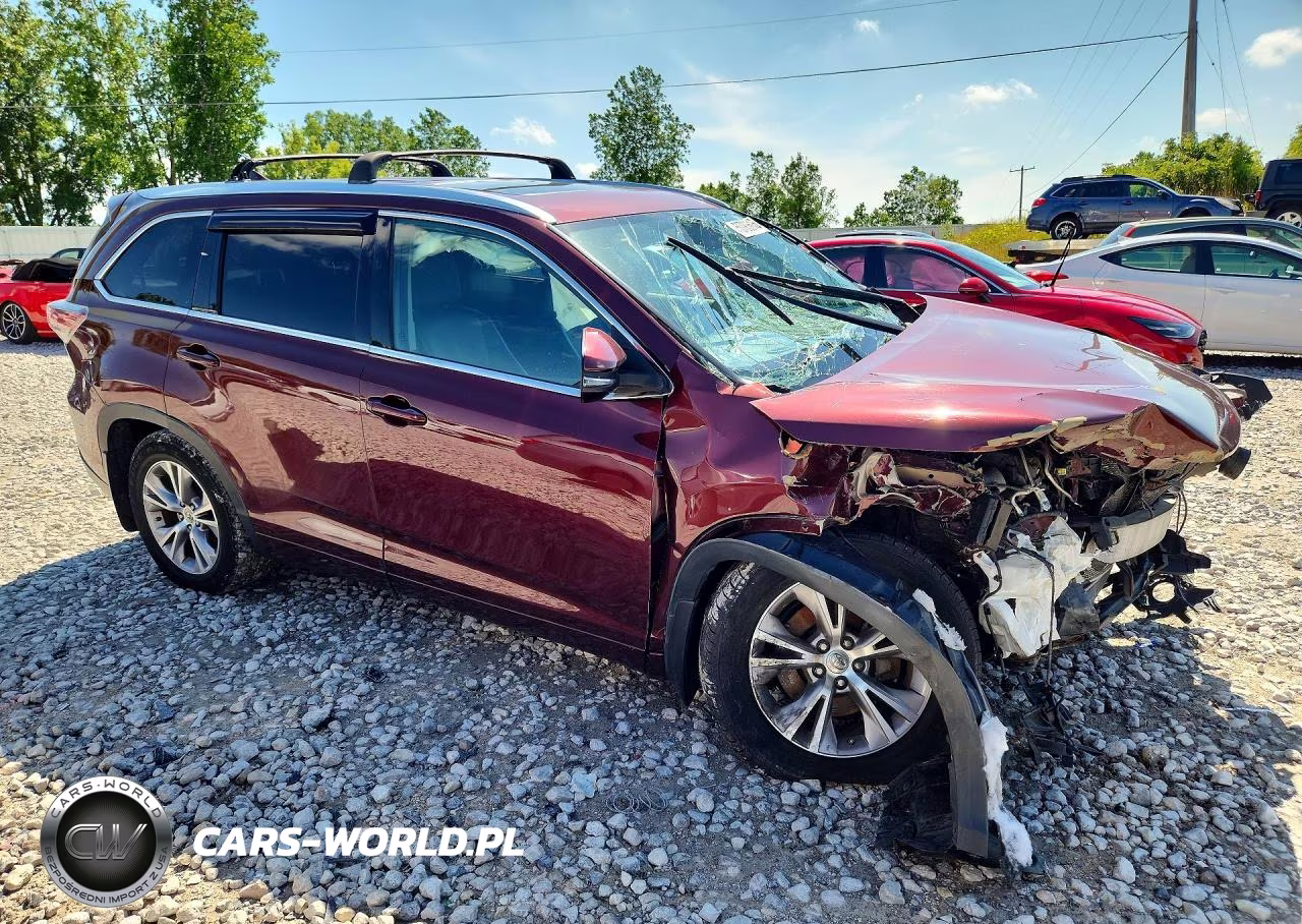2015 Toyota Highlander Xle VIN:5TDJKRFH4FS119076 - 4