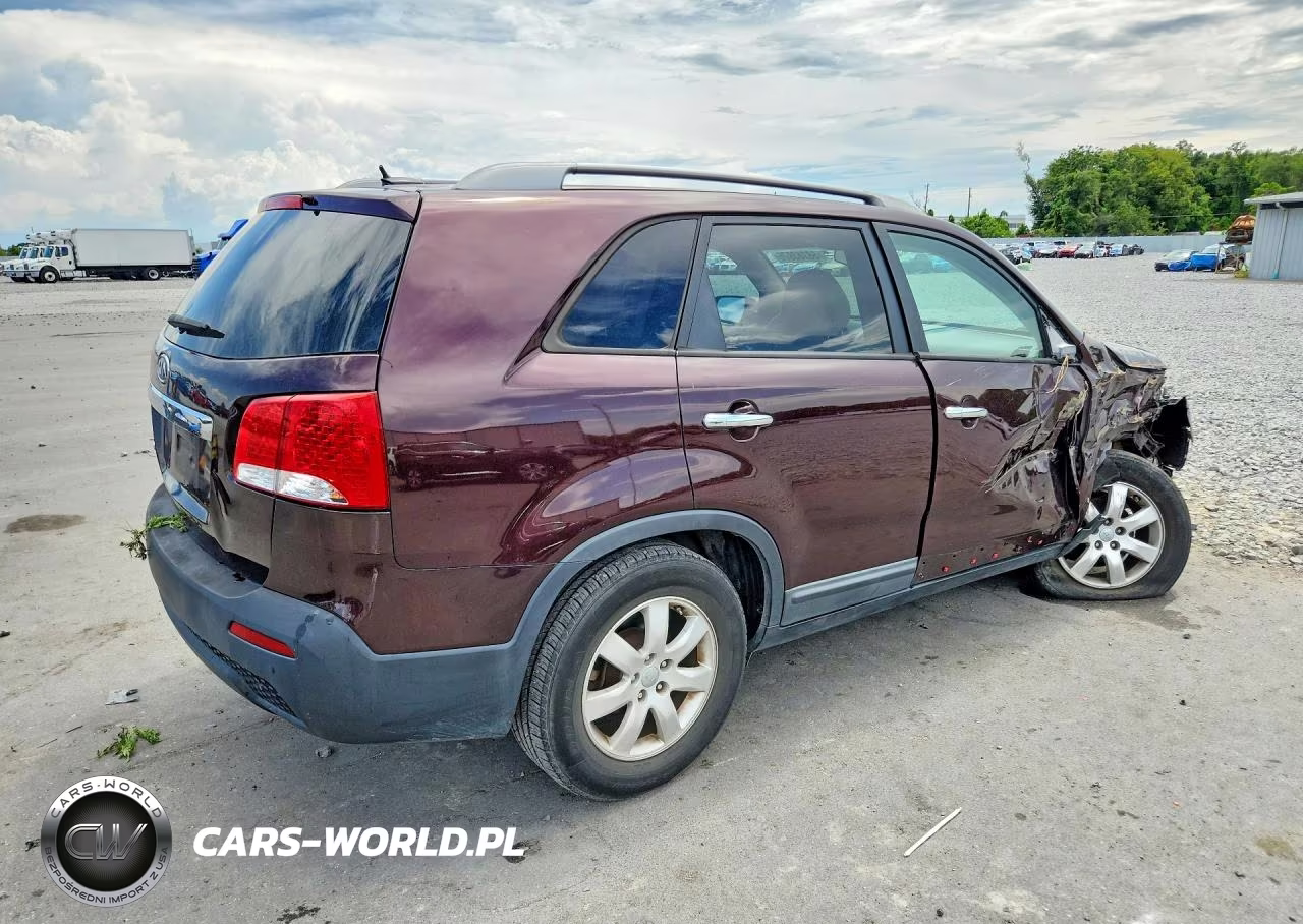 2013 Kia Sorento Lx VIN:5XYKT4A23DG383441 - 3