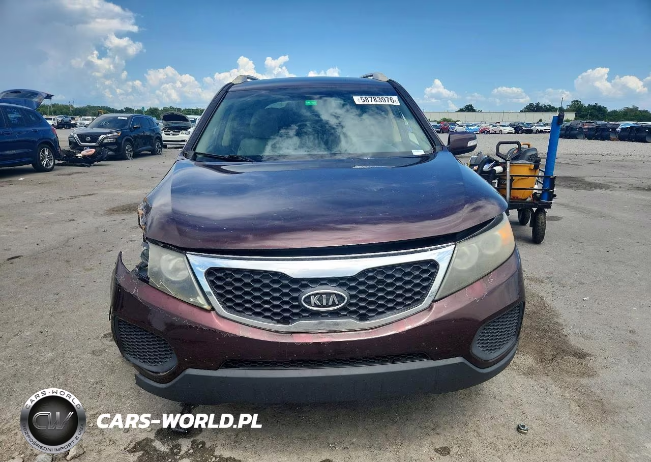 2013 Kia Sorento Lx VIN:5XYKT4A23DG383441 - 5
