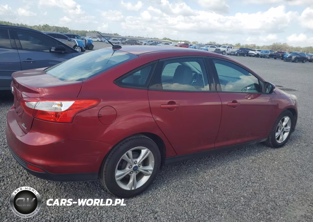 2013 Ford Focus Se VIN:1FADP3F27DL349450 - 3