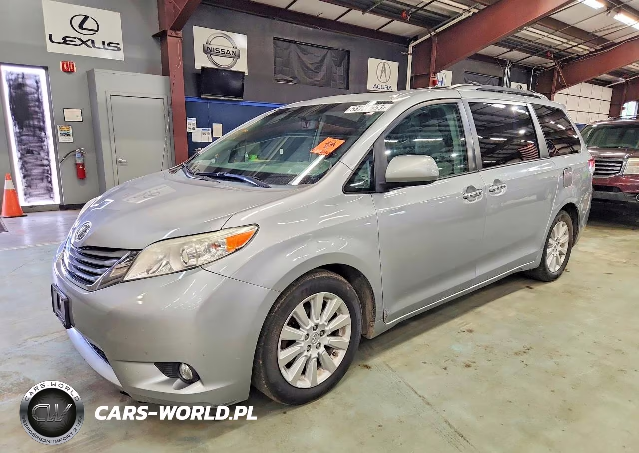 2014 Toyota Sienna Xle 7-Passenger – zdjęcie 1 z 13