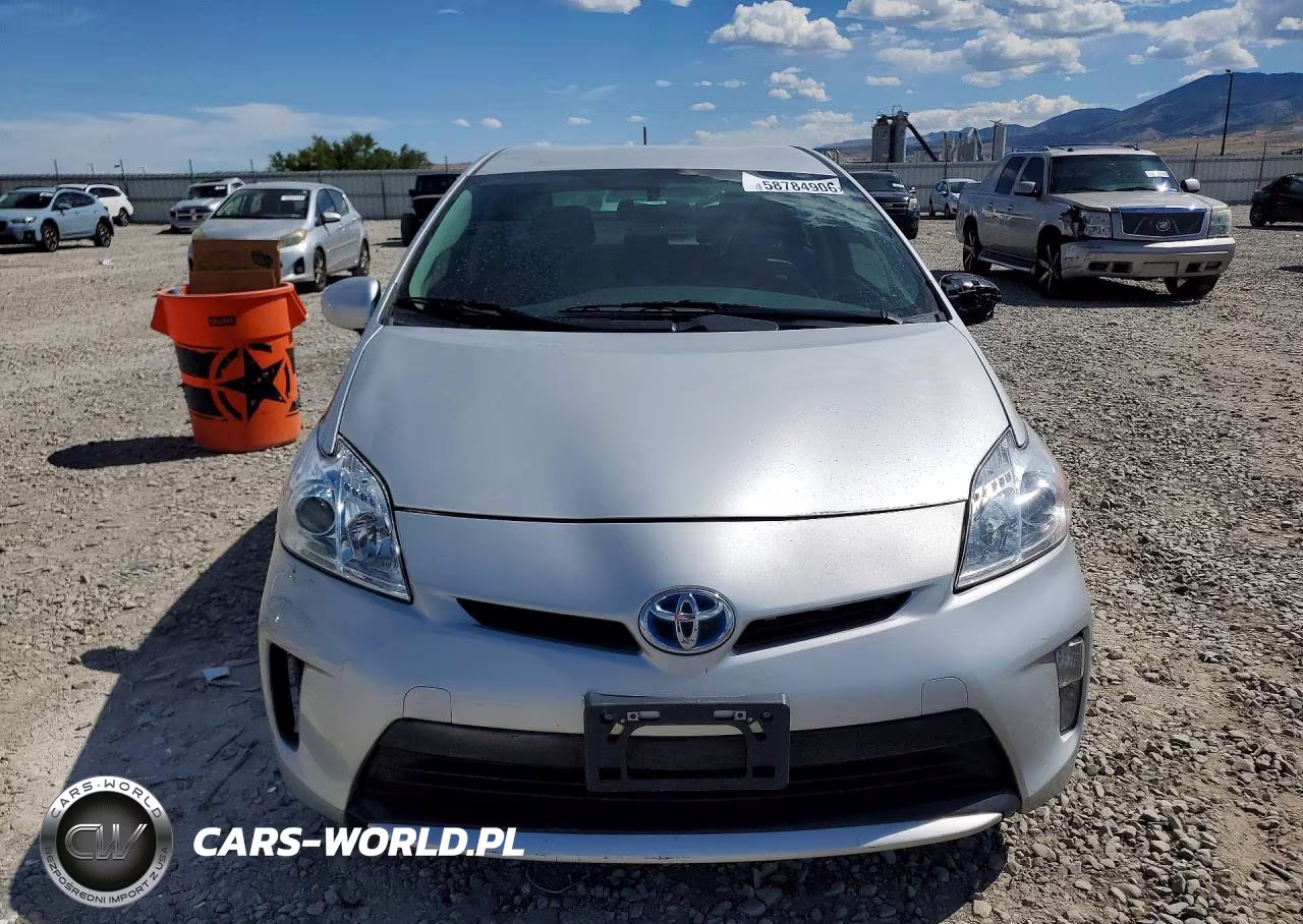 2014 Toyota Prius Two VIN:JTDKN3DU2E1769061 - 5