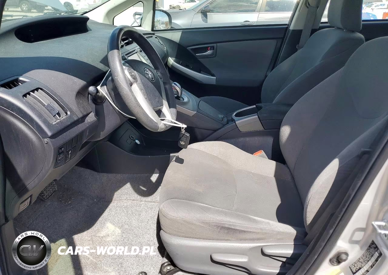 2014 Toyota Prius Two VIN:JTDKN3DU2E1769061 - 7