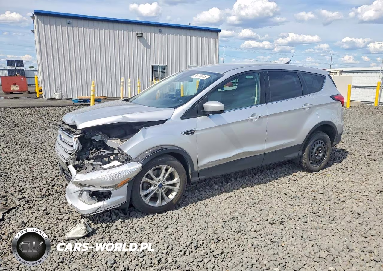 2019 Ford Escape Se VIN:1FMCU9GD8KUB82018 - 1