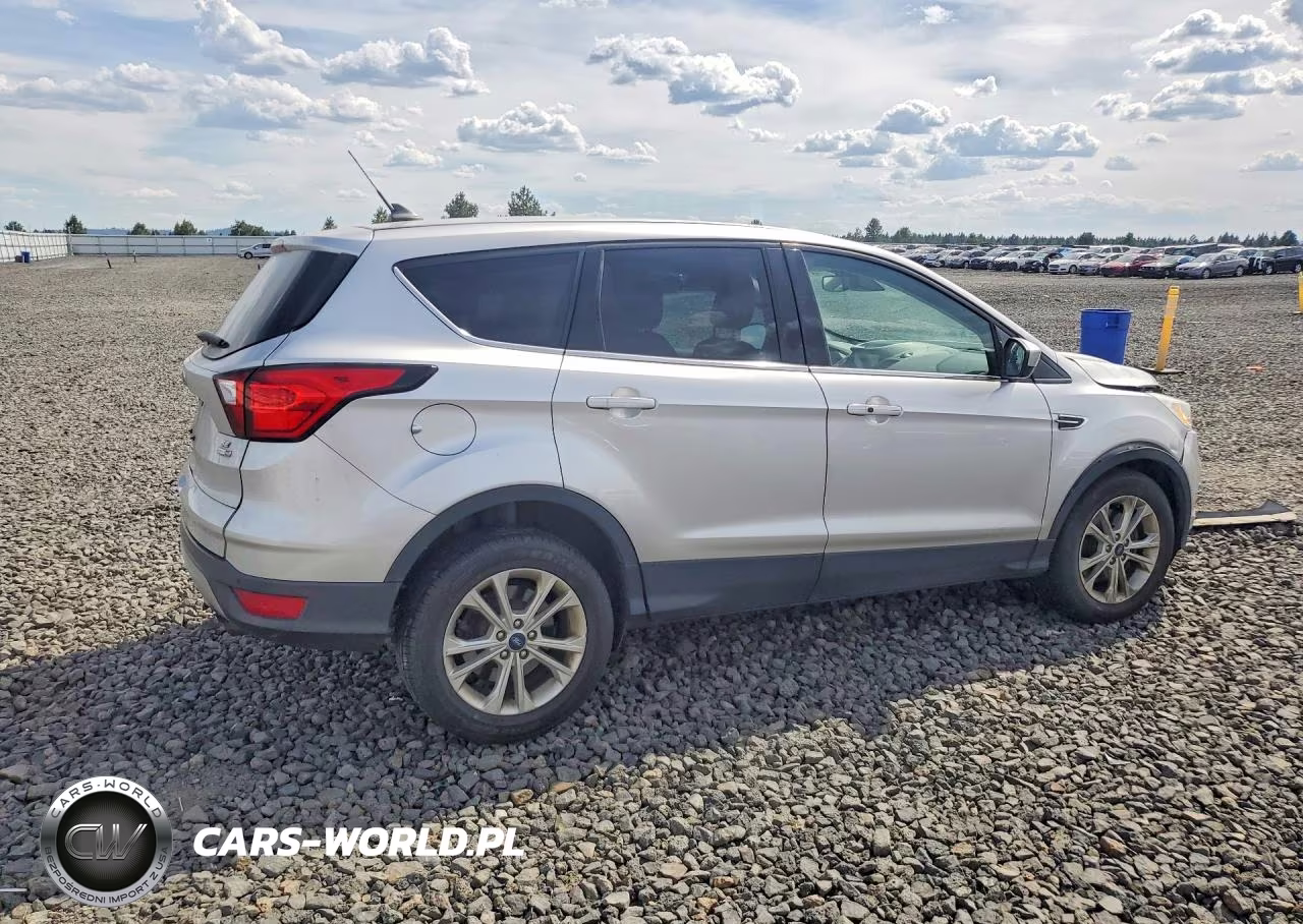 2019 Ford Escape Se VIN:1FMCU9GD8KUB82018 - 3