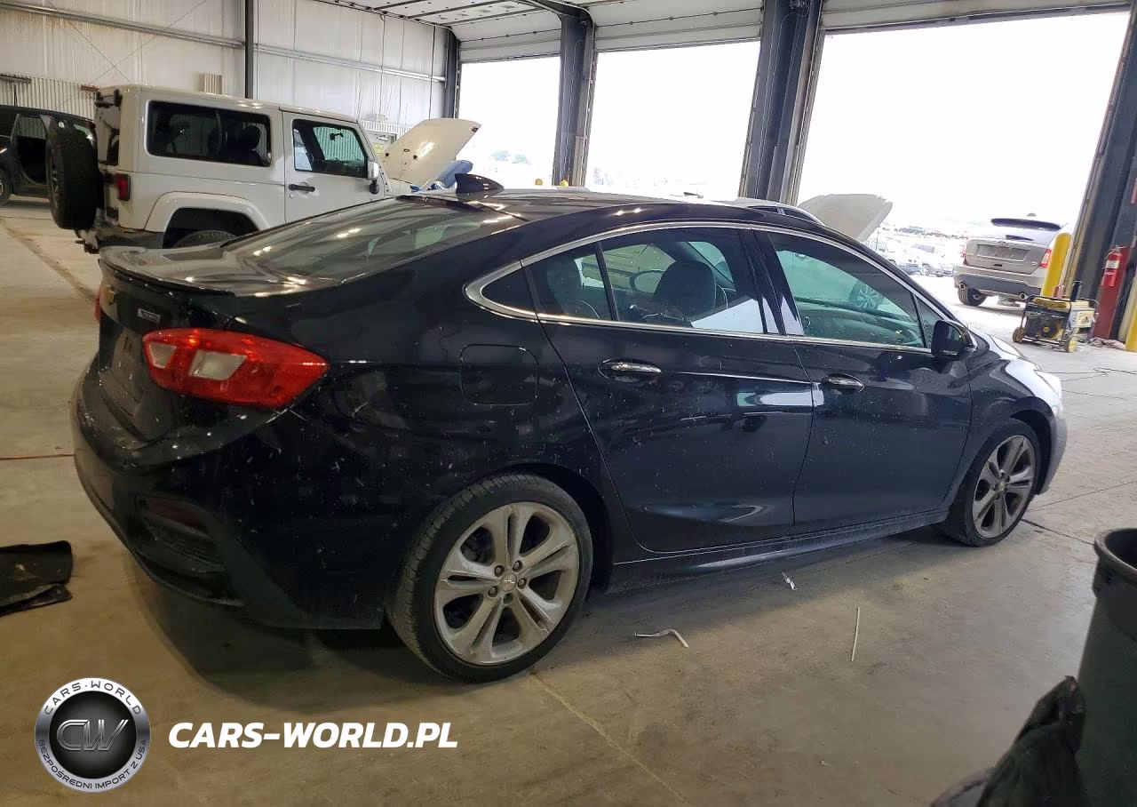 2016 Chevrolet Cruze Premier VIN:1G1BG5SM4G7320630 - 3