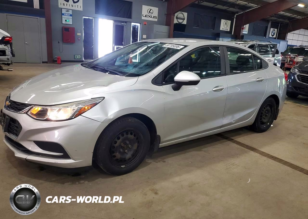 2017 Chevrolet Cruze Ls – zdjęcie 1 z 12