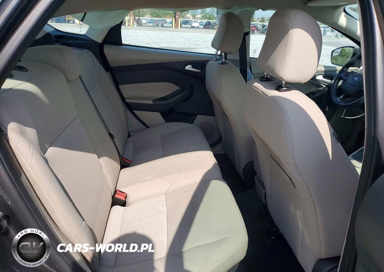 2015 Ford Focus Se VIN:1FADP3K21FL360615 - 10