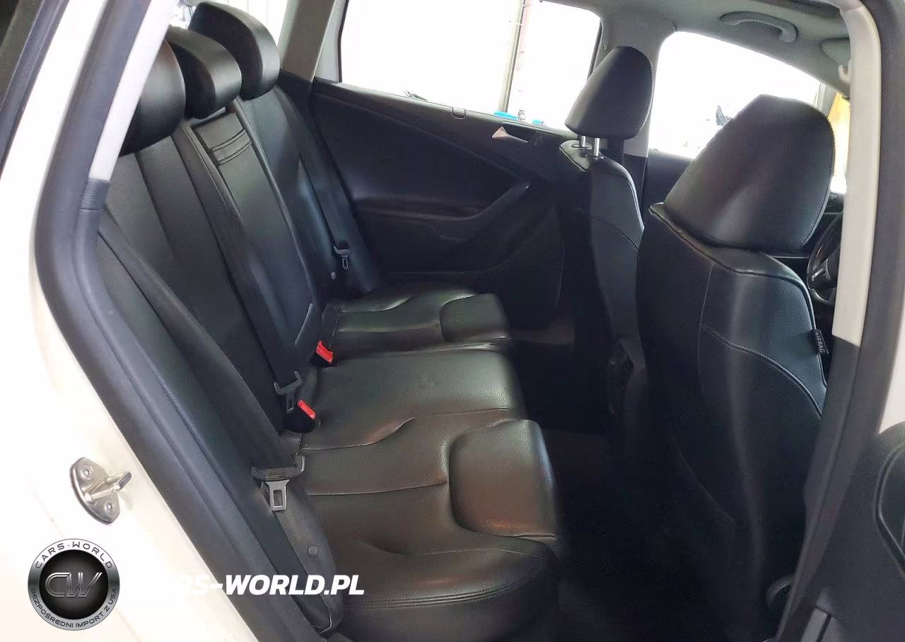 2010 Volkswagen Passat Komfort VIN:WVWXM7AN8AE165014 - 10