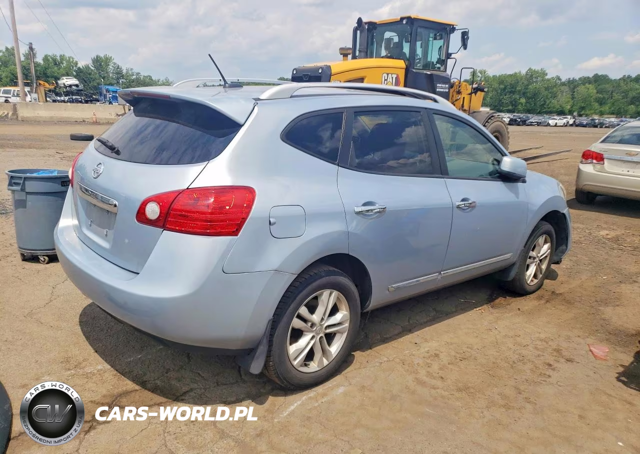 2013 Nissan Rogue S VIN:JN8AS5MV4DW143879 - 3