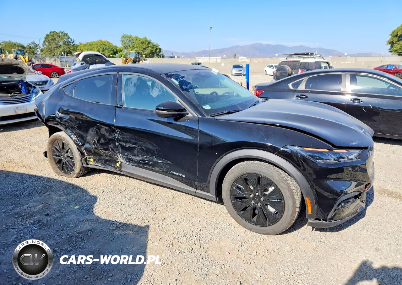 2025 Ford Mustang Mach-E Select VIN:3FMTK1R49SMA35649 - 4