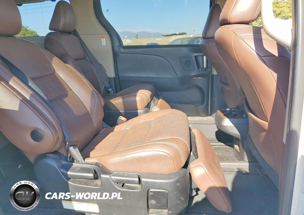 2015 Toyota Sienna Limited 7-Passenger VIN:5TDYK3DC8FS627926 - 11