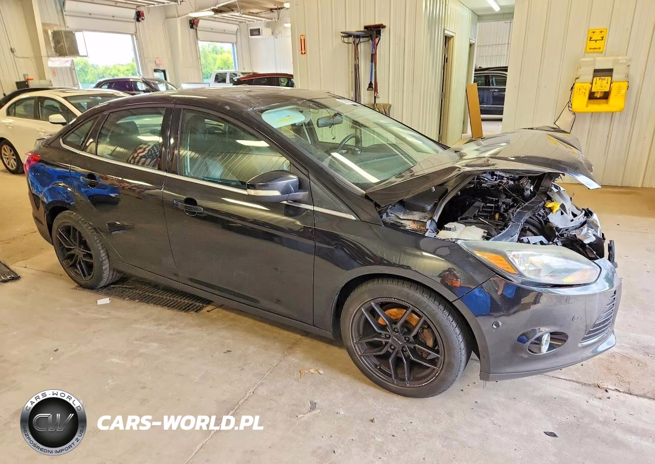 2013 Ford Focus Titanium VIN:1FADP3J25DL107571 - 4