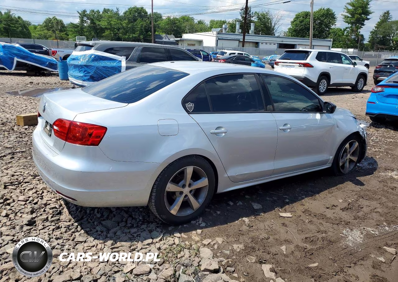 2014 Volkswagen Jetta Base VIN:3VW2K7AJ3EM321096 - 3
