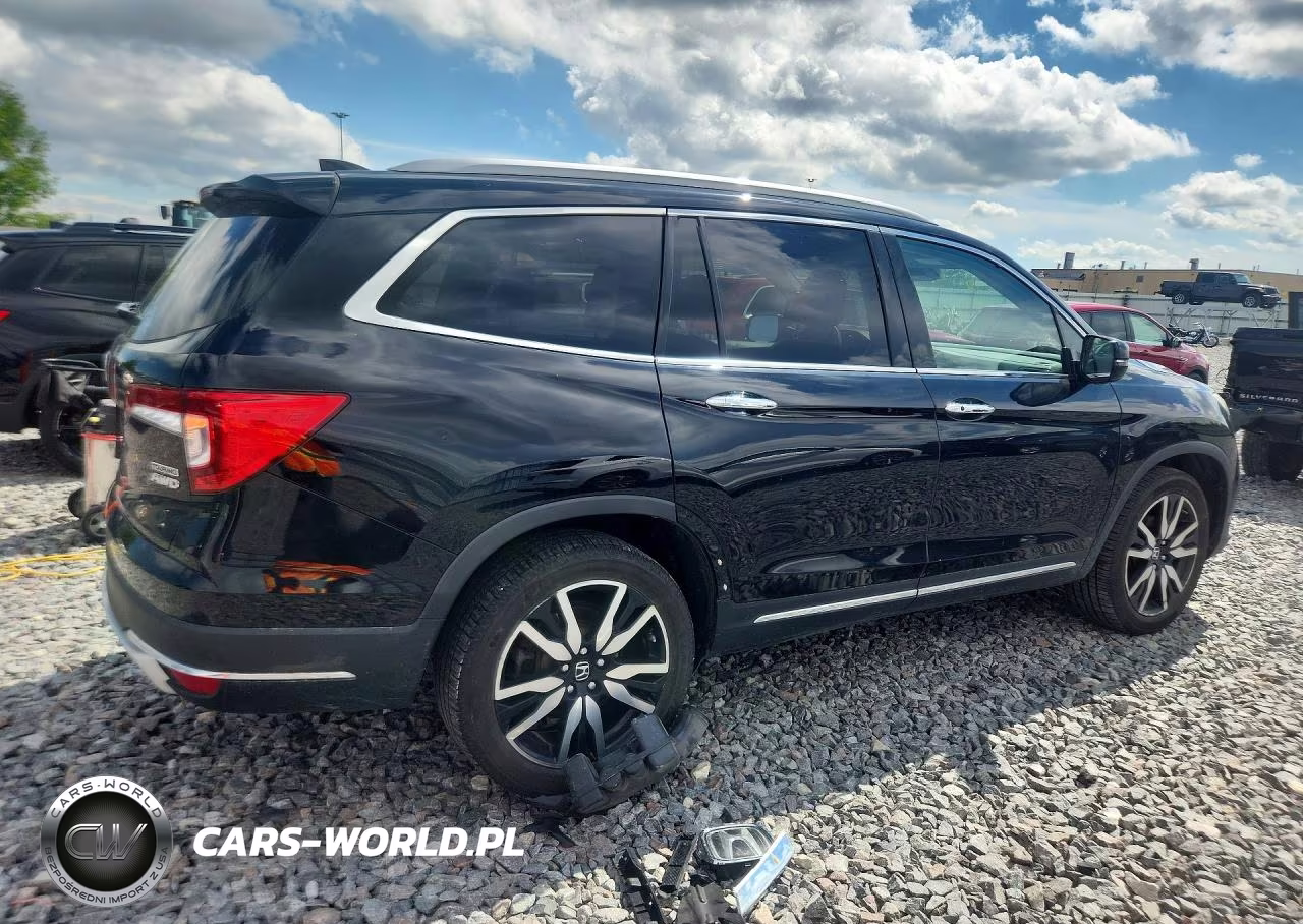 2019 Honda Pilot Touring VIN:5FNYF6H6XKB092767 - 3