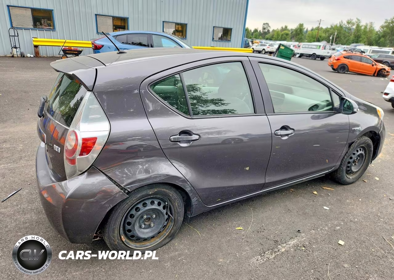 2012 Toyota Prius C Two VIN:JTDKDTB37C1515730 - 3
