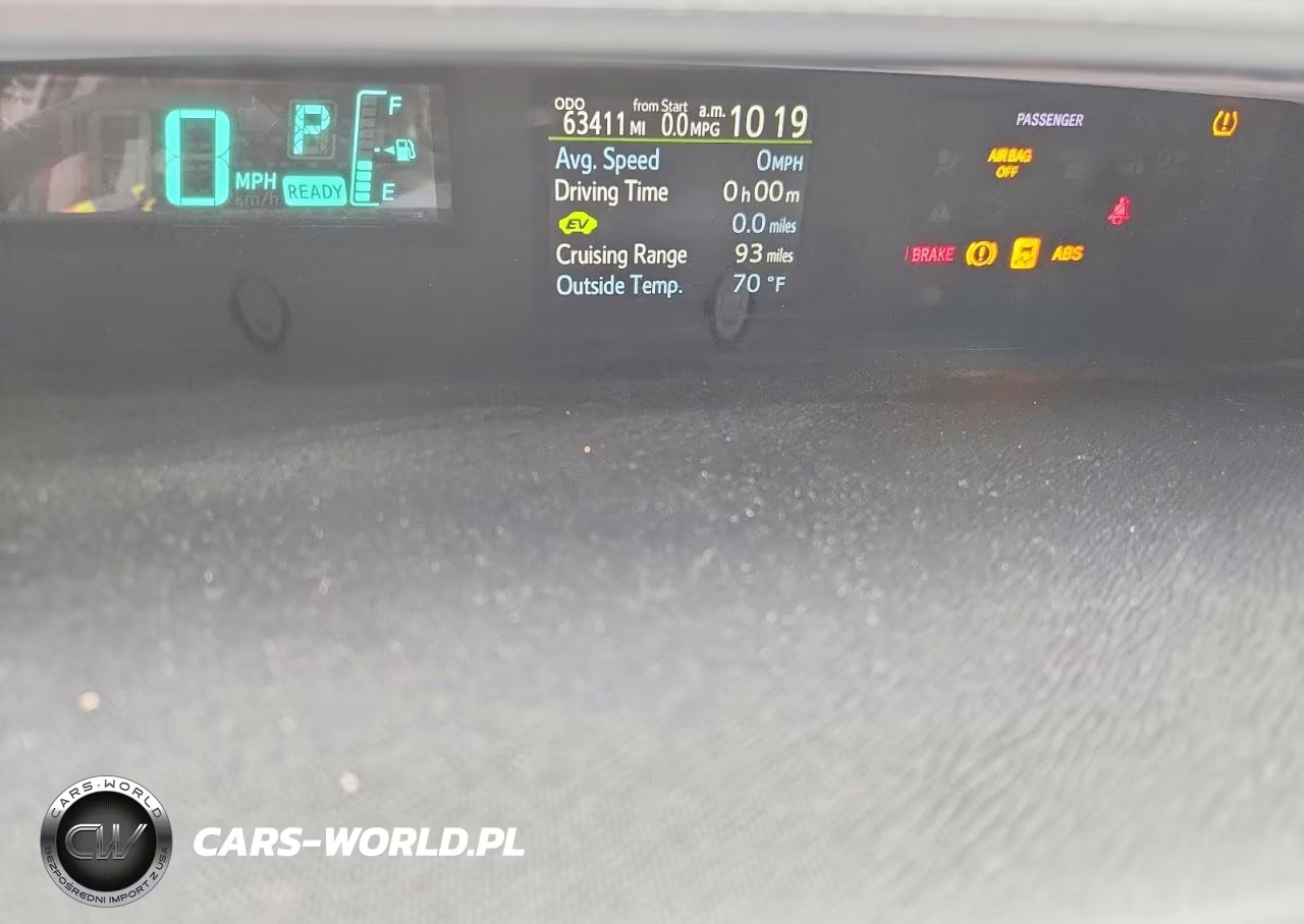 2012 Toyota Prius C Two VIN:JTDKDTB37C1515730 - 9