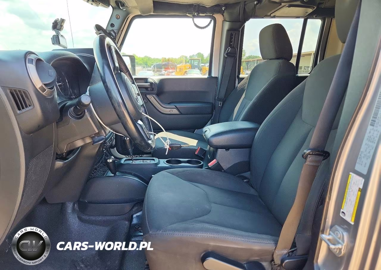 2017 Jeep Wrangler Unlimited Sport VIN:1C4BJWDG9HL577409 - 7