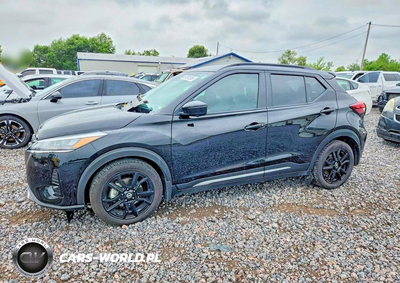 2021 Nissan Kicks Sr