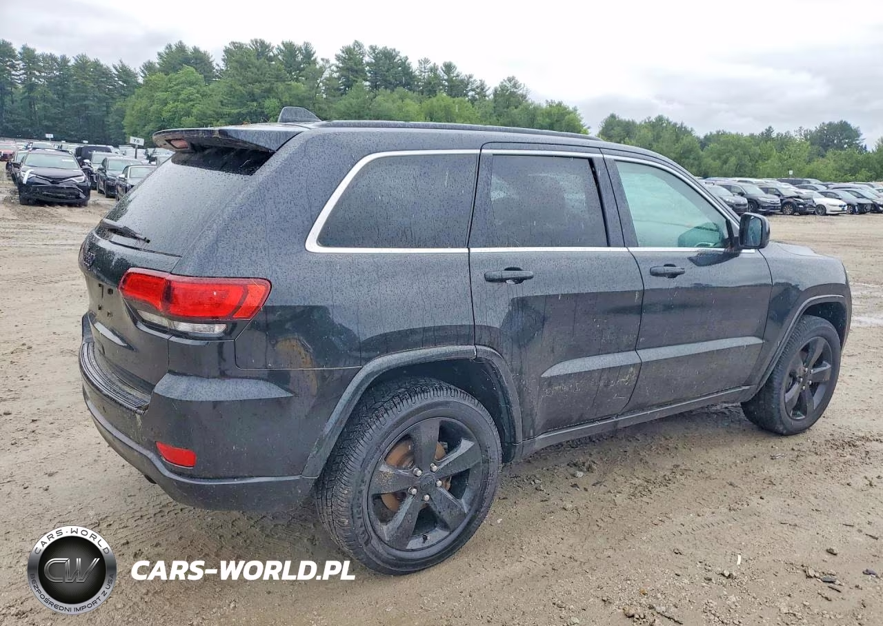 2015 Jeep Grand Cherokee Laredo VIN:1C4RJFAG8FC942887 - 3