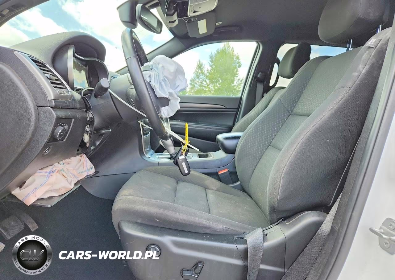 2019 Jeep Grand Cherokee Laredo VIN:1C4RJFAG7KC753402 - 7