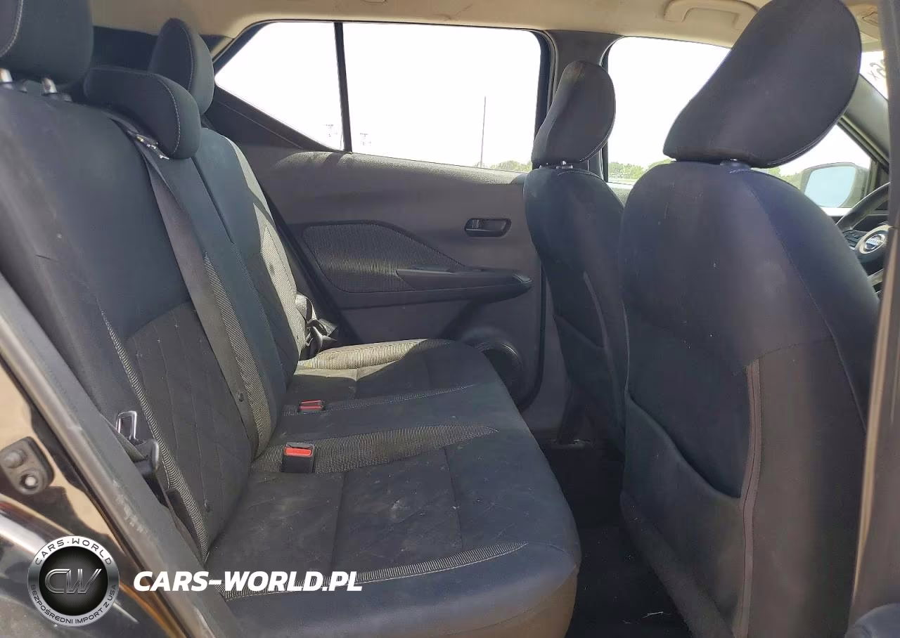 2018 Nissan Kicks S VIN:3N1CP5CU8JL514772 - 10