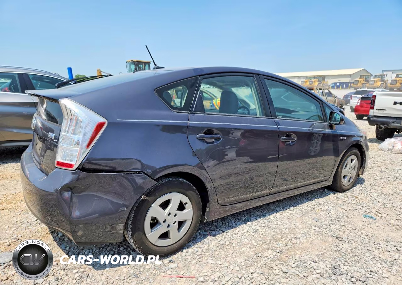 2011 Toyota Prius Four VIN:JTDKN3DU0B5343843 - 3