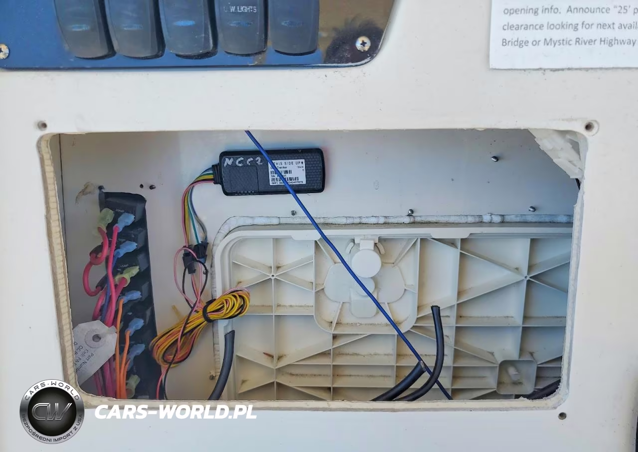 2021 Sailfish Boat VIN:YSIZ0121C121 - 8