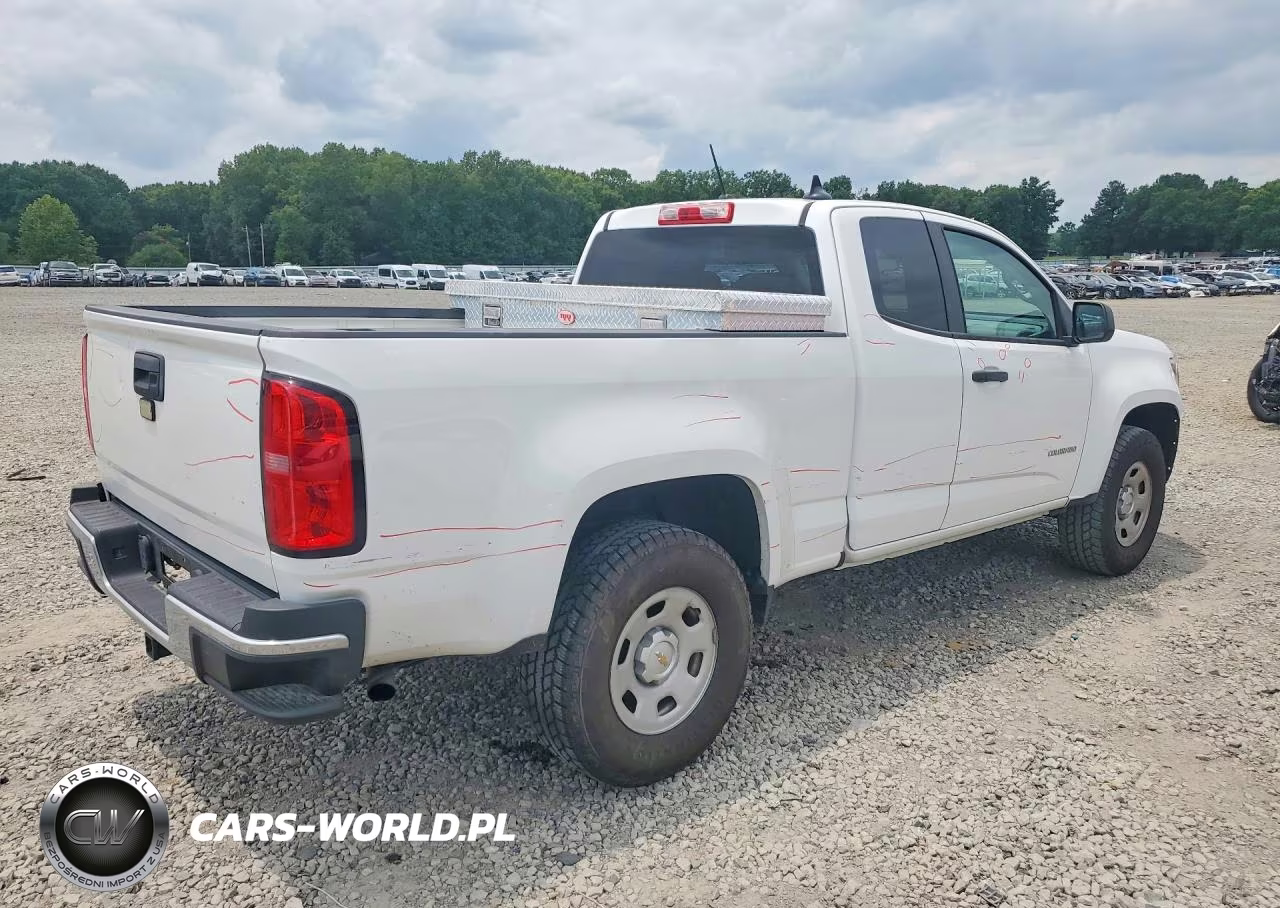2018 Chevrolet Colorado VIN:1GCHSBEN1J1268497 - 3