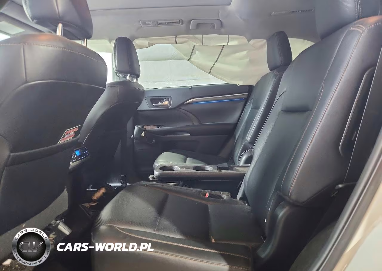 2019 Toyota Highlander Limited Platinum VIN:5TDDGRFH7KS072697 - 11