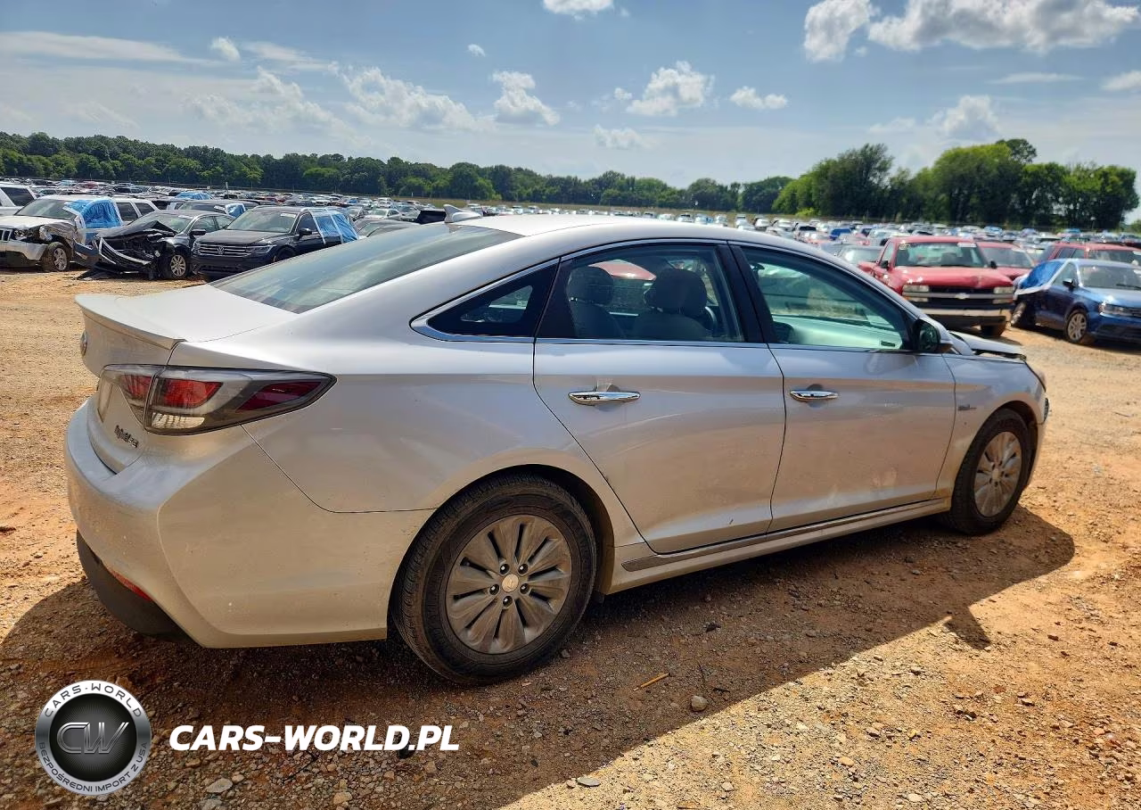 2016 Hyundai Sonata Hybrid Se VIN:KMHE24L11GA028210 - 3