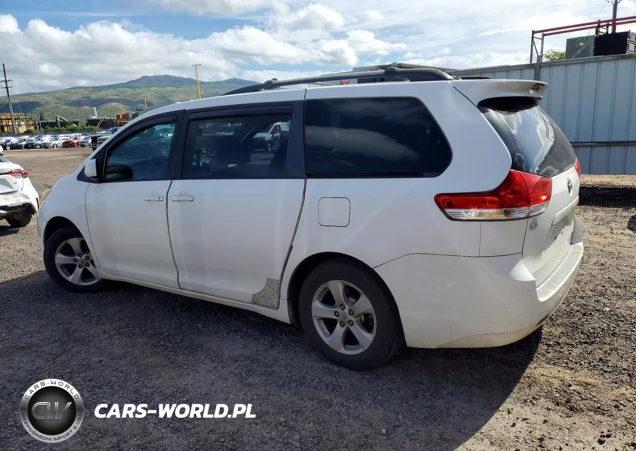 2011 Toyota Sienna Le VIN:5TDKK3DC1BS119801 - 2