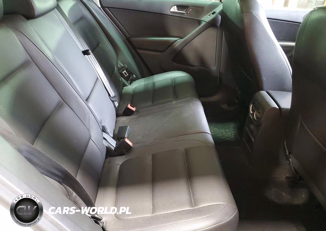 2017 Volkswagen Tiguan Wolfsburg VIN:WVGSV7AX0HW506172 - 11