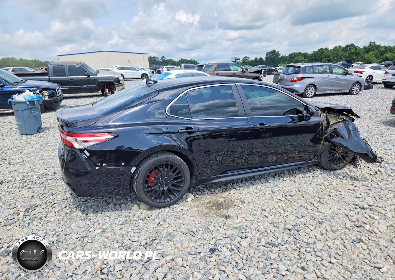 2020 Toyota Camry Se VIN:4T1G11AK3LU877057 - 3