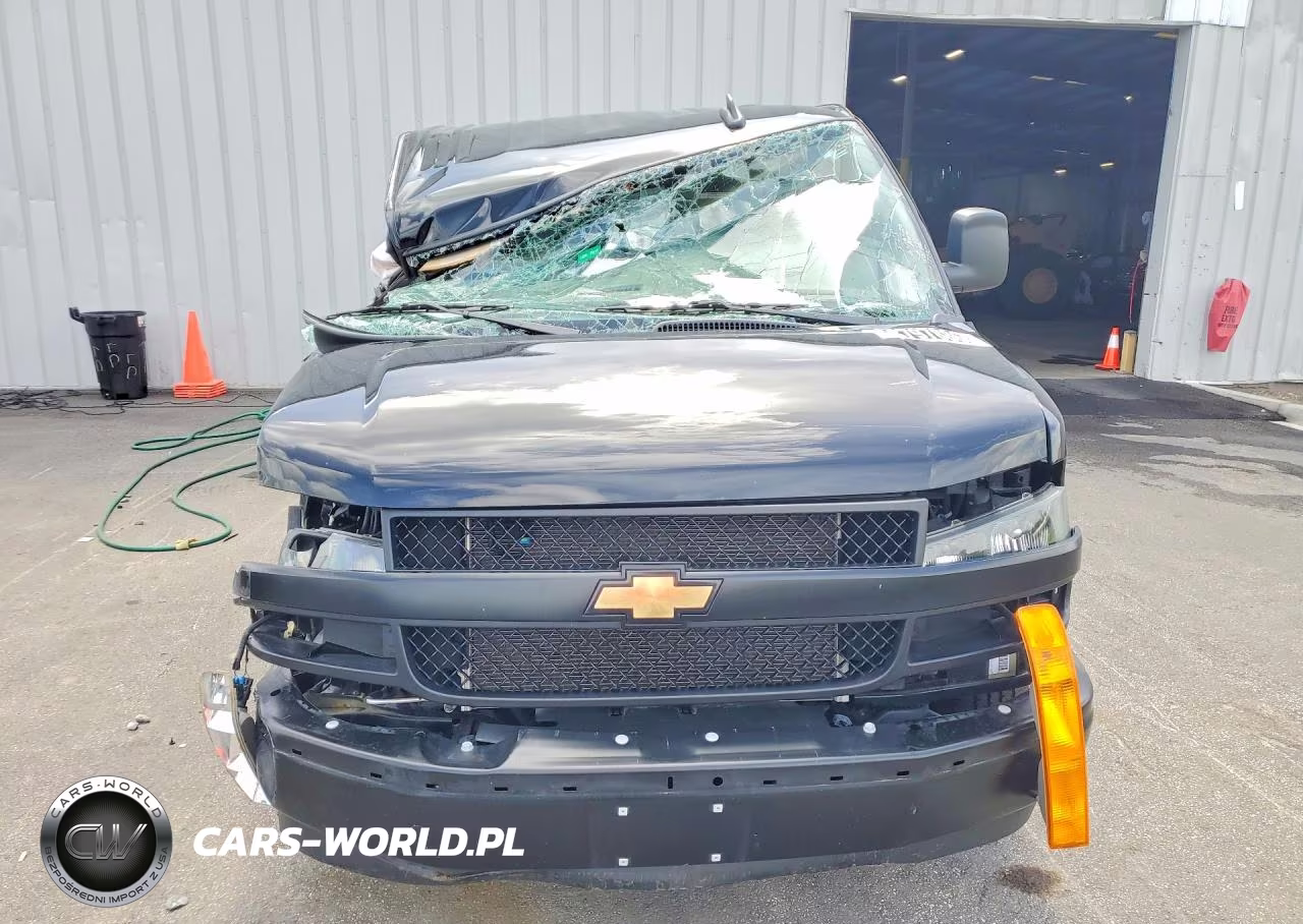 2024 Chevrolet Express G2500 VIN:1GCWGAFP4R1261221 - 5