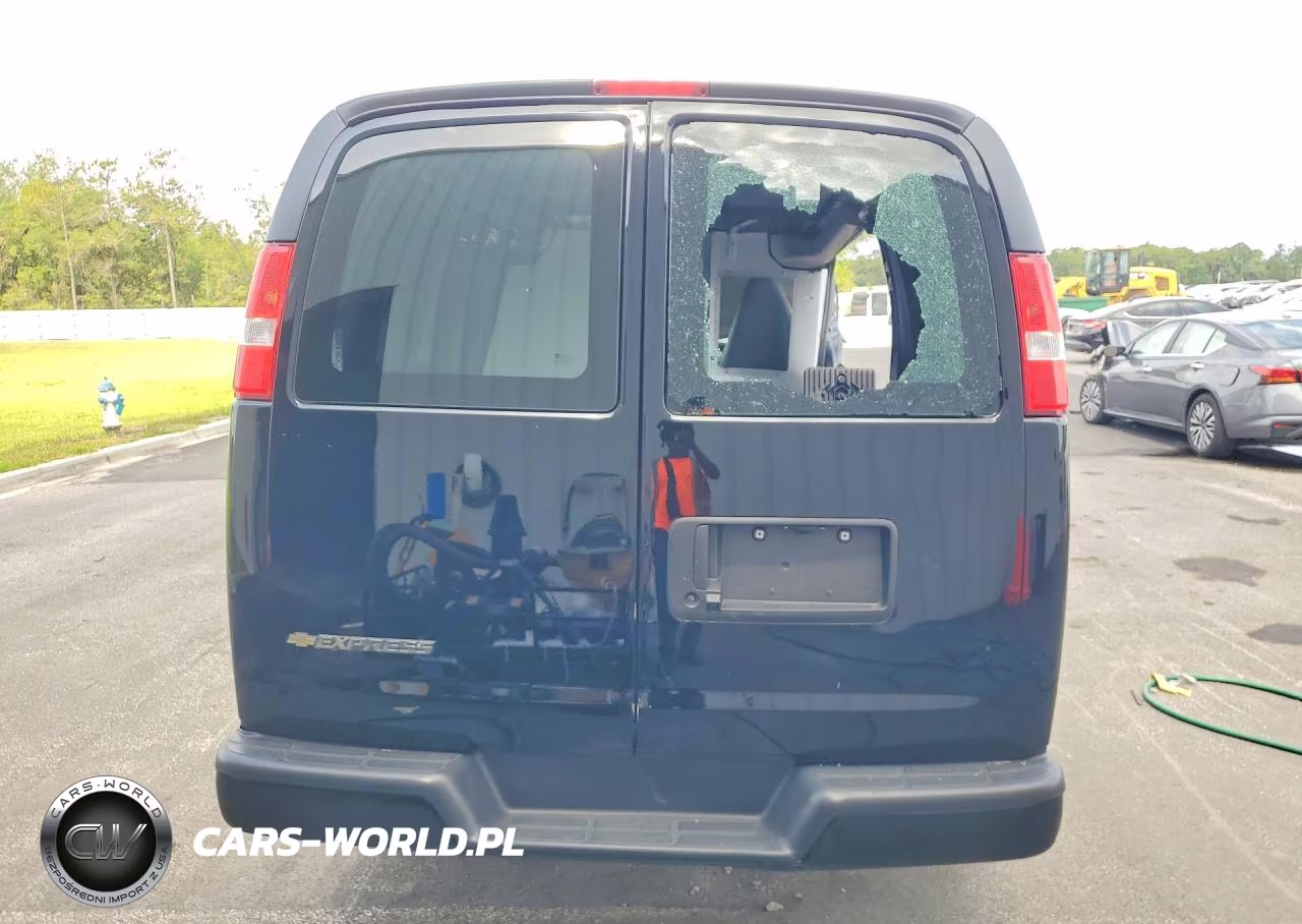 2024 Chevrolet Express G2500 VIN:1GCWGAFP4R1261221 - 6