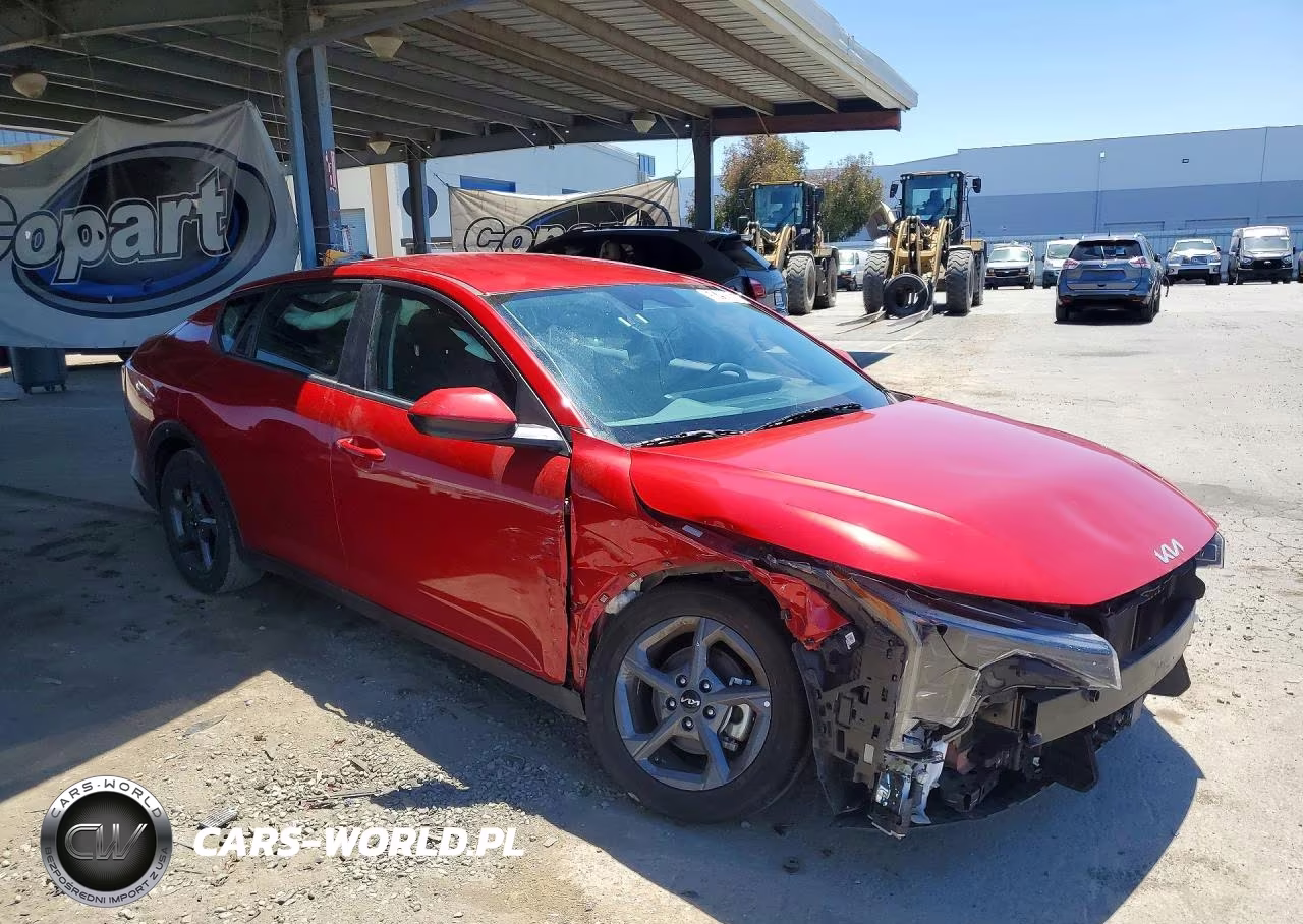 2025 Kia K4 Lxs VIN:3KPFT4DE7SE084732 - 4