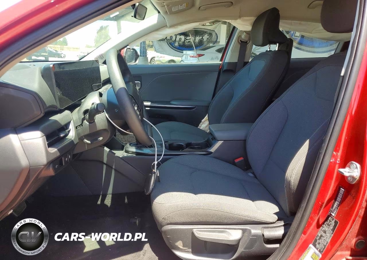 2025 Kia K4 Lxs VIN:3KPFT4DE7SE084732 - 7