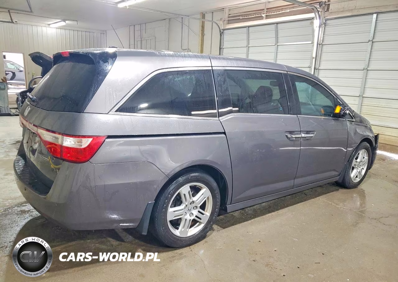 2012 Honda Odyssey Touring VIN:5FNRL5H97CB027622 - 3