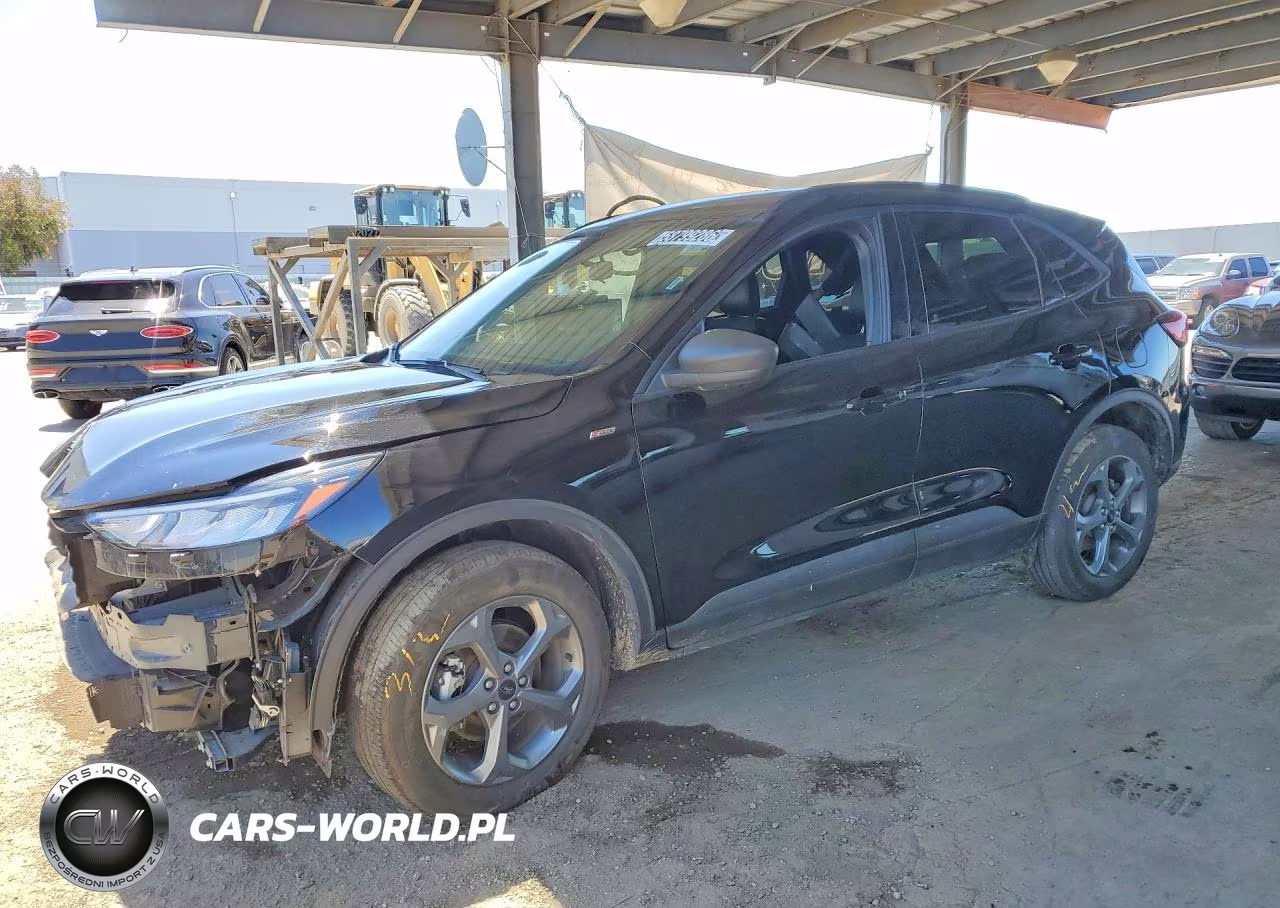 2025 Ford Escape St Line