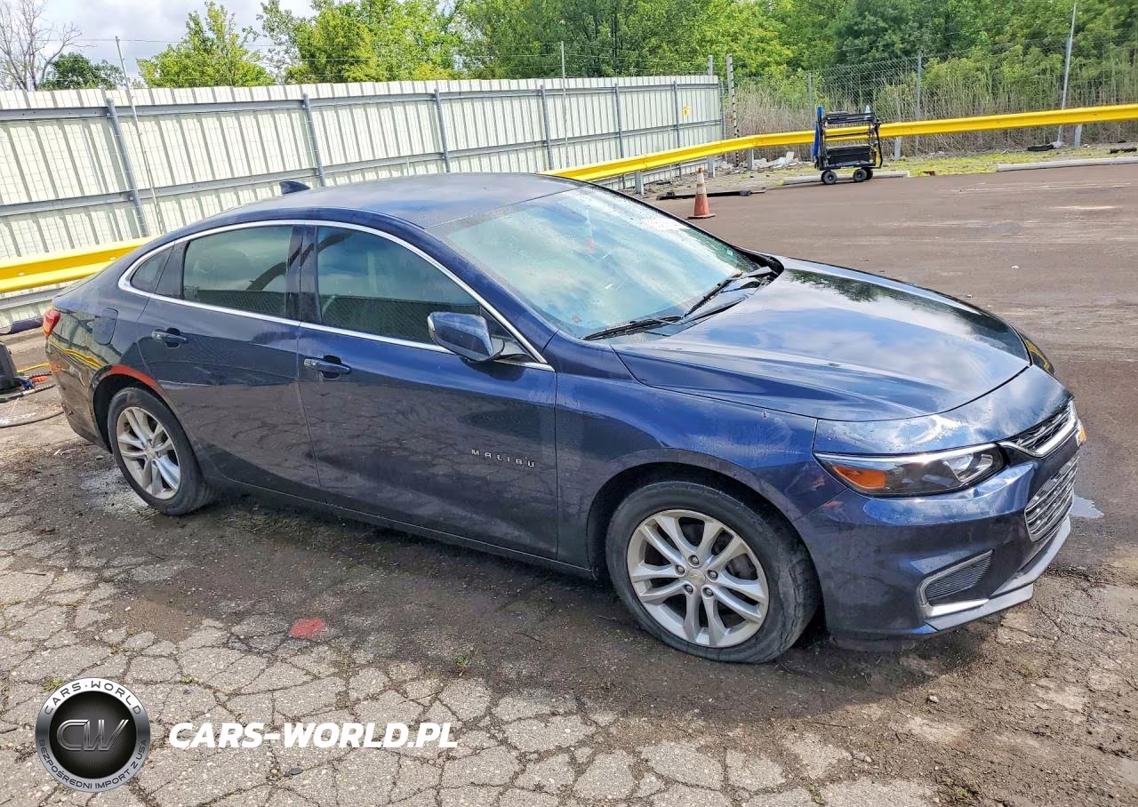 2018 Chevrolet Malibu Lt VIN:1G1ZD5ST2JF108269 - 4