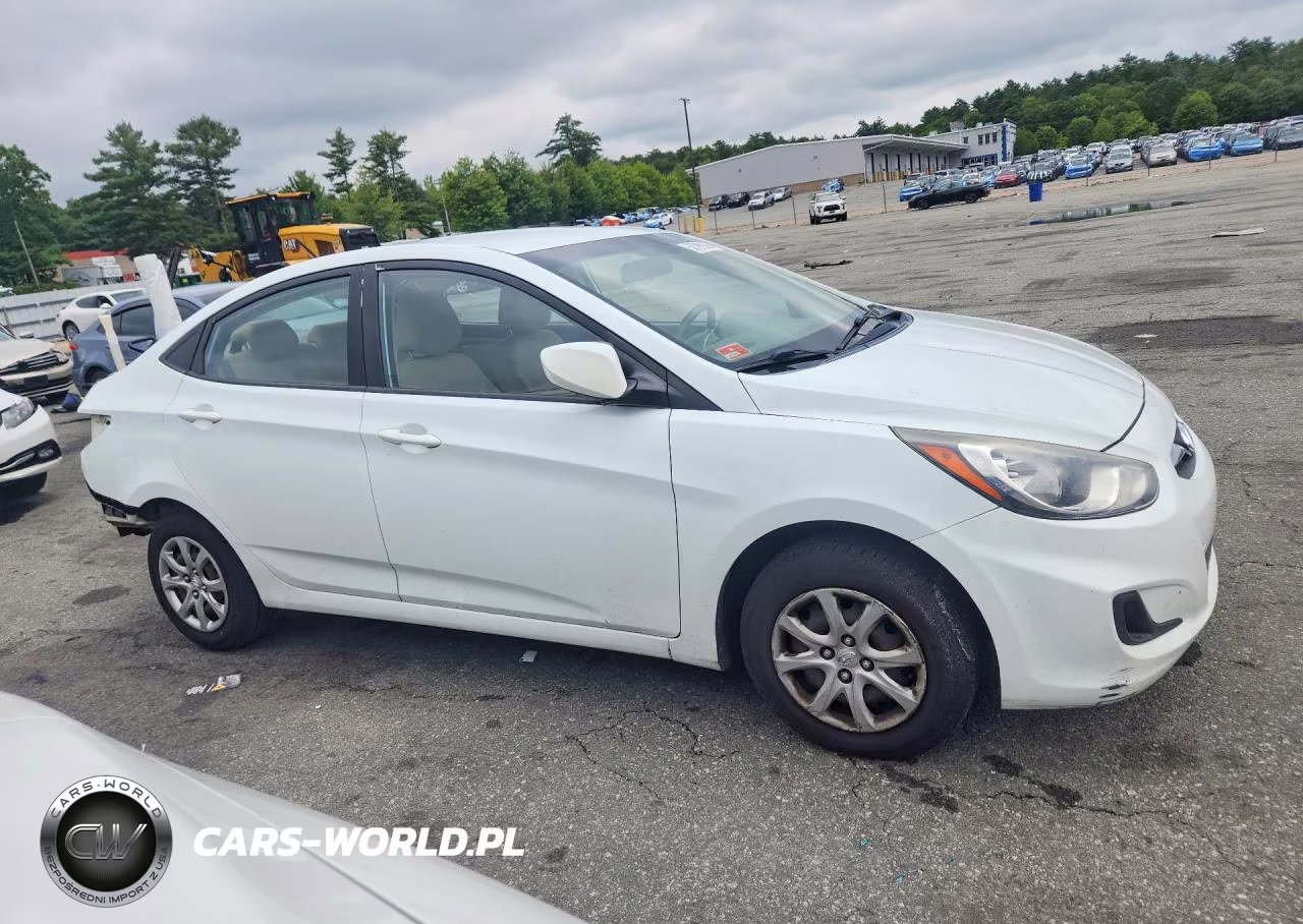2013 Hyun Accent VIN:KMHCT4AE2DU480932 - 4