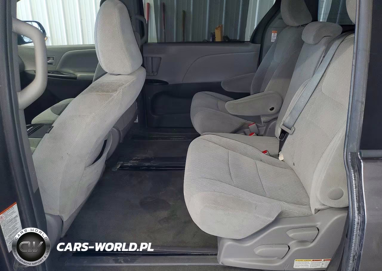 2015 Toyota Sienna Le VIN:5TDKK3DC1FS617180 - 11