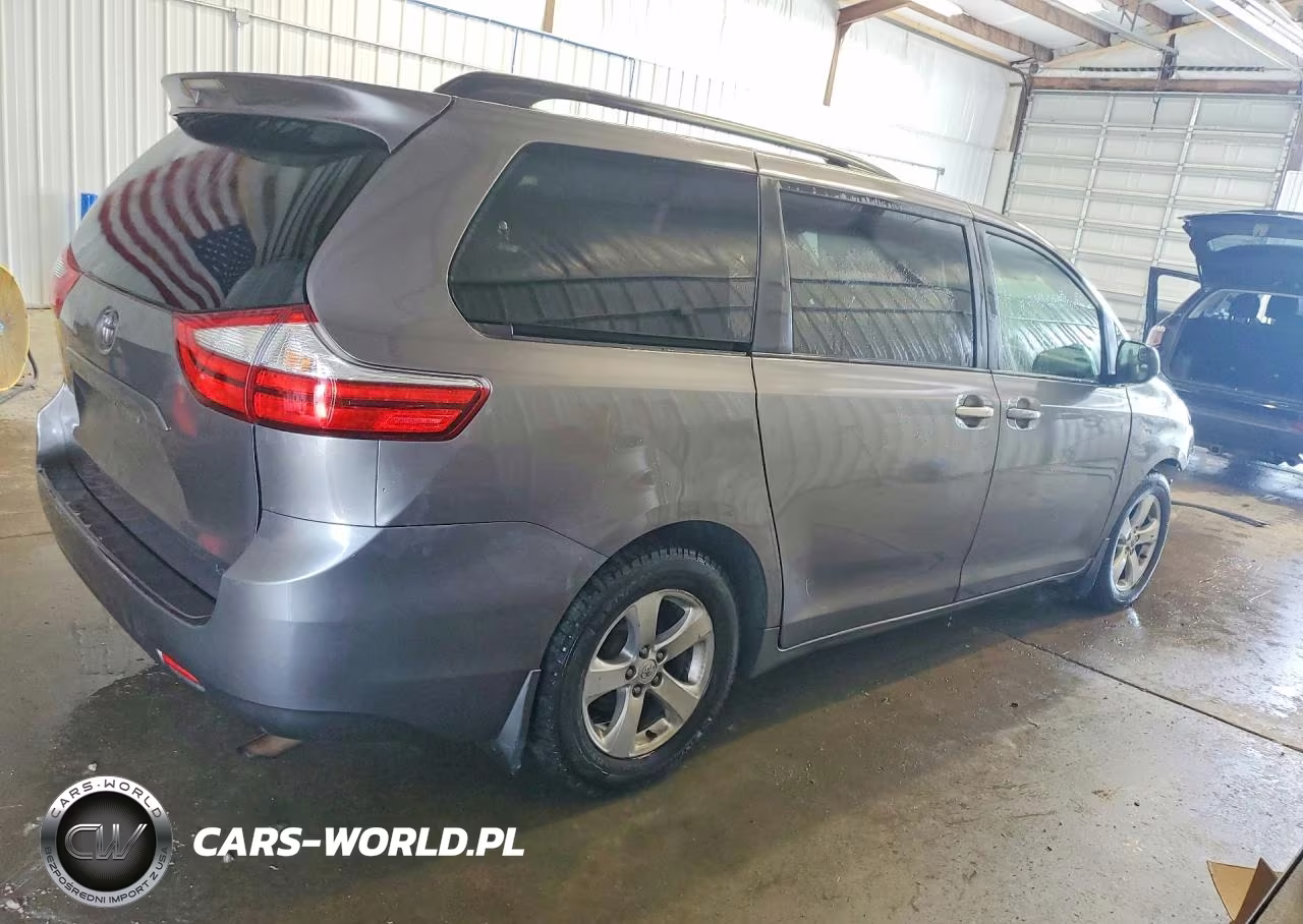 2015 Toyota Sienna Le VIN:5TDKK3DC1FS617180 - 3