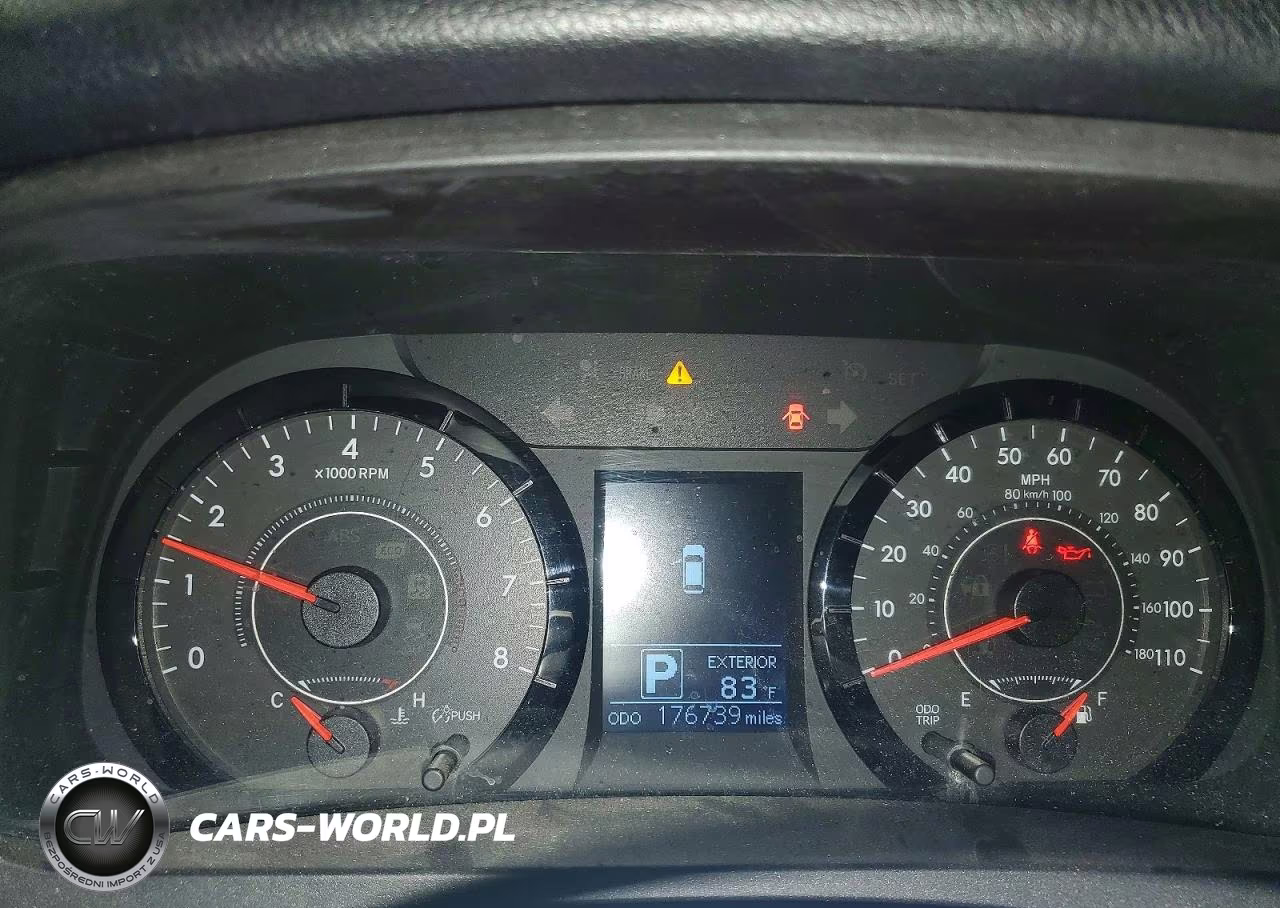 2015 Toyota Sienna Le VIN:5TDKK3DC1FS617180 - 9