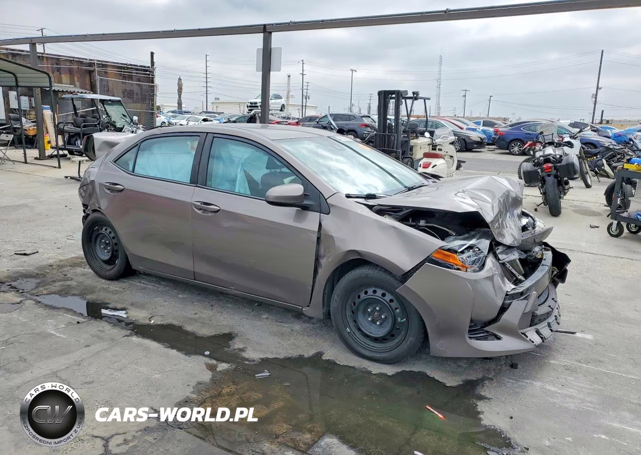 2017 Toyota Corolla Le VIN:2T1BURHE7HC927550 - 4